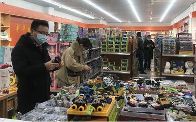 漢口北玩具訂貨會火熱開啟 益智玩具與新春公仔引領(lǐng)備貨新風潮